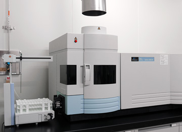 Inductively coupled plasma atomic emission spectrometer(ICPAES)